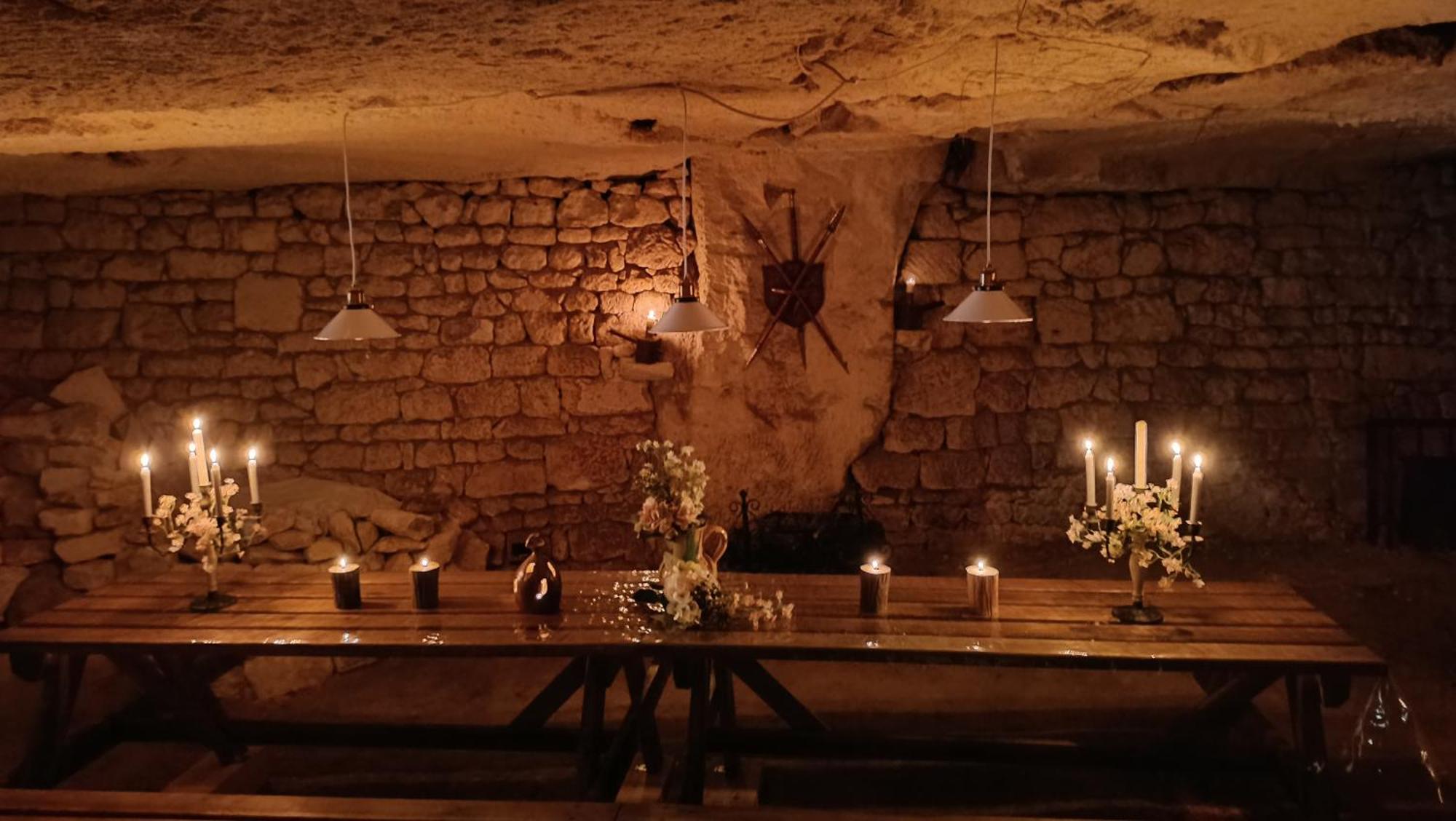 Meuble De Tourisme Petit Chail Saint Savinien 外观 照片