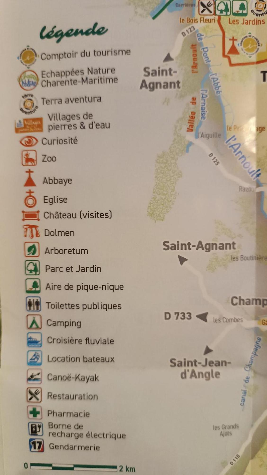 Meuble De Tourisme Petit Chail Saint Savinien 外观 照片
