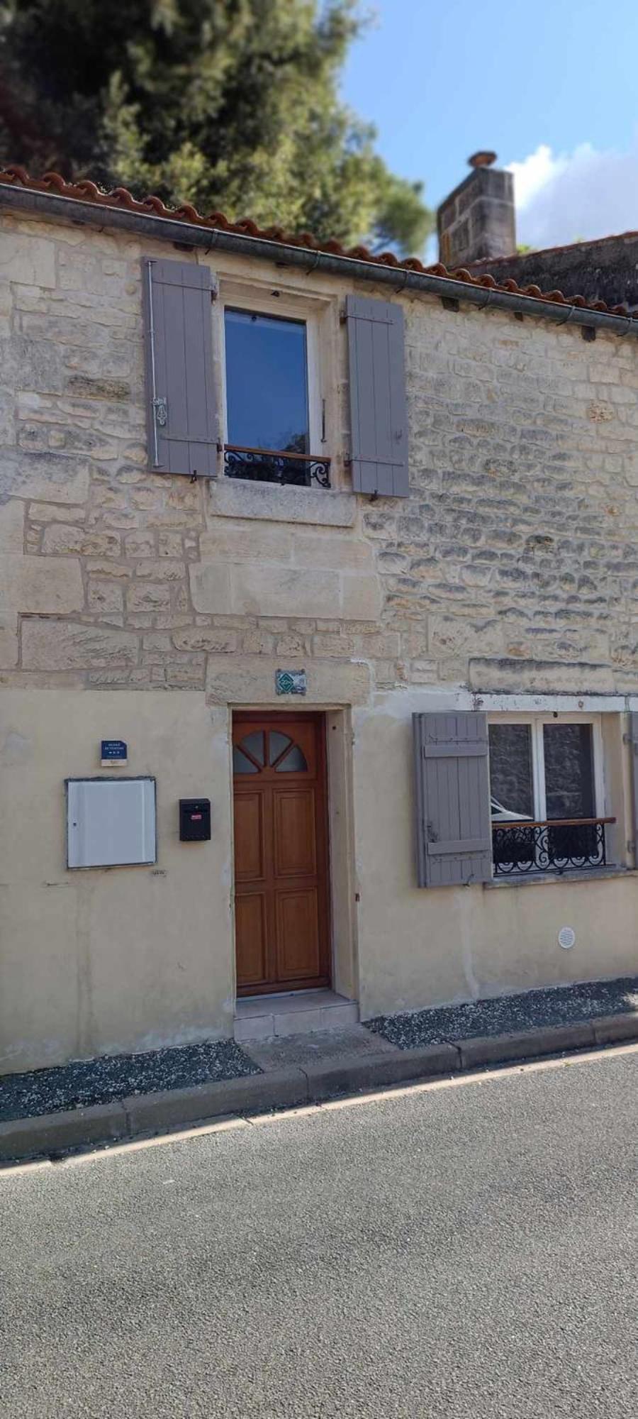 Meuble De Tourisme Petit Chail Saint Savinien 外观 照片